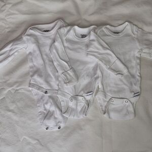 Gerber 6 White Onsies, Long Sleeve